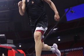 包含赛后体能课后；纽约尼克斯复出首秀备战CBA季后赛；管理层满意；临场指挥获称赞的词条开云在线