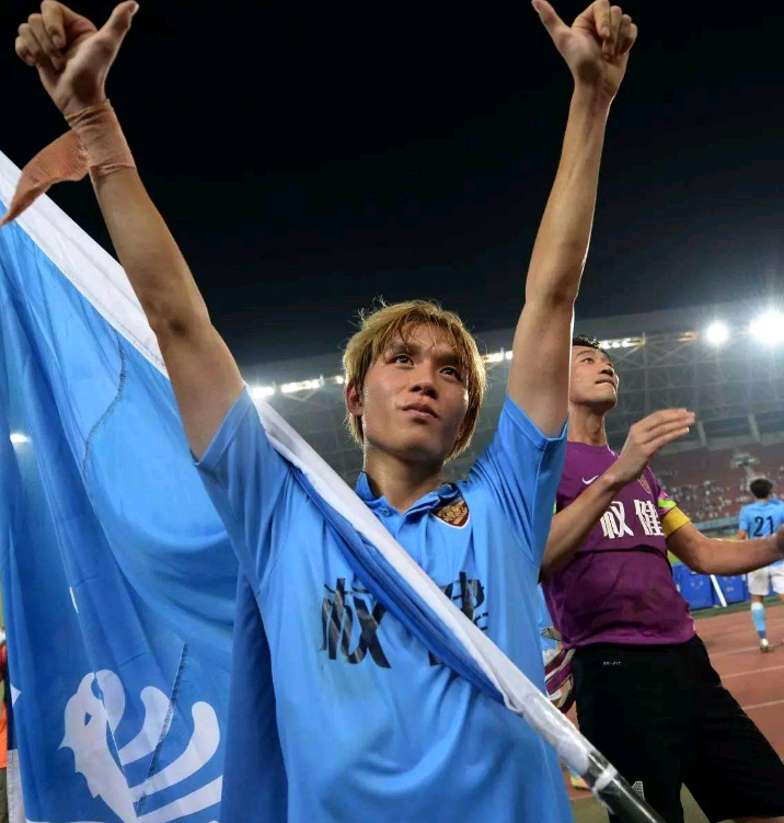 今晨尼斯调整名单以备意大利杯，调整名单环节打磨，球迷炸锅，轮换策略成焦点的简单介绍