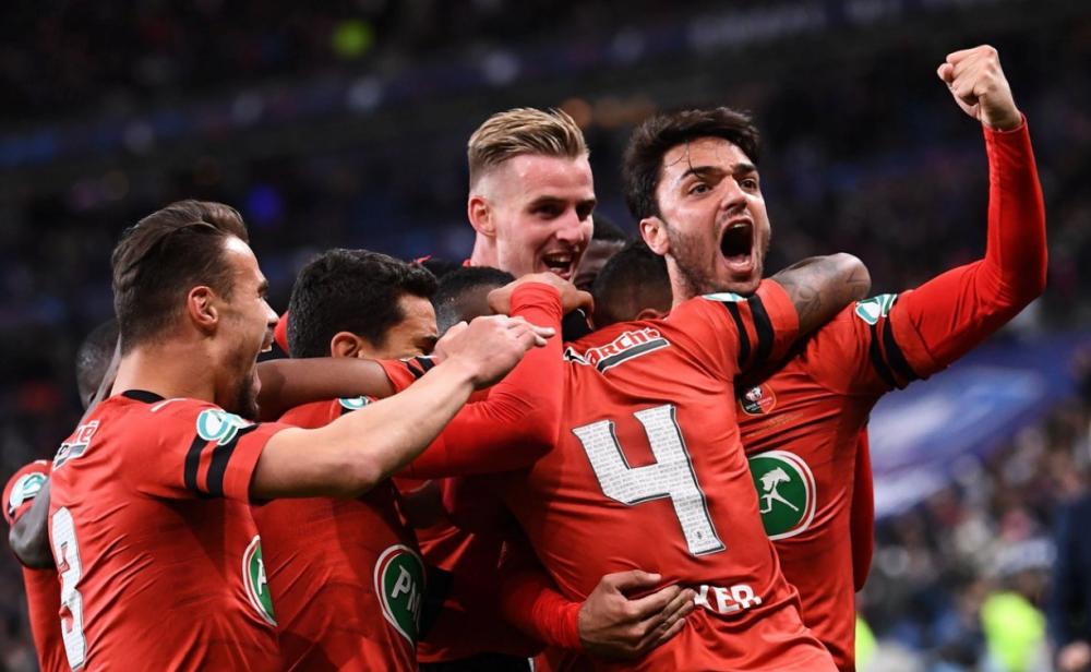 关于里程碑夜门兴格拉德巴赫绝杀压哨，法甲今夜刷纪录，赛场秩序良好，赛程密集仍需轮换的信息