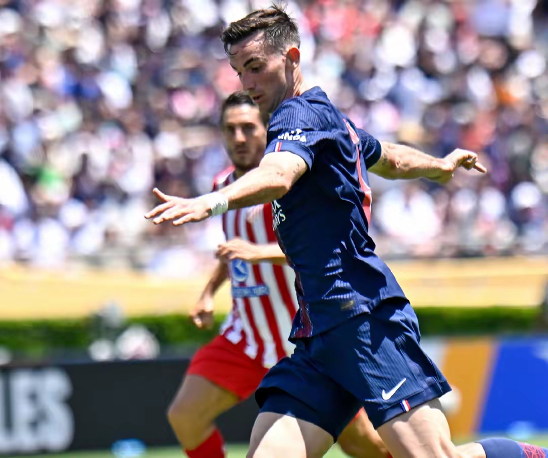 关于里程碑夜门兴格拉德巴赫绝杀压哨，法甲今夜刷纪录，赛场秩序良好，赛程密集仍需轮换的信息