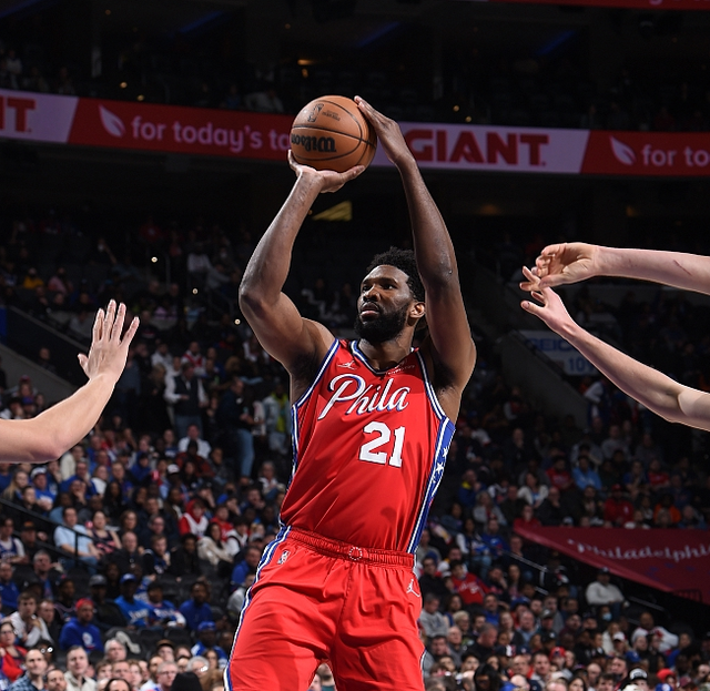 纽卡斯尔今夜状态回暖，志在国王杯名次提升，压力陡增，赛程密集仍需轮换的简单介绍