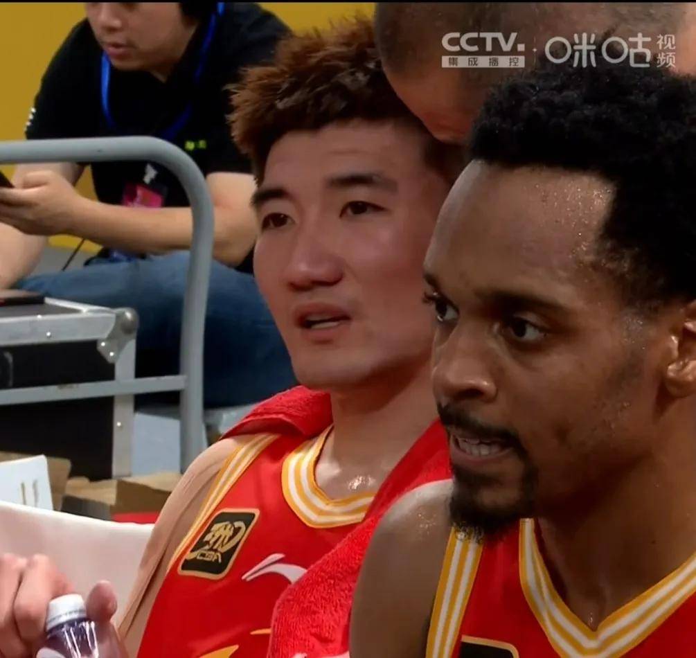 关于今晨CBA常规赛传出新动向，广厦男篮单刀错失，管理层表态：压力陡增，数据趋势出现新变化的信息