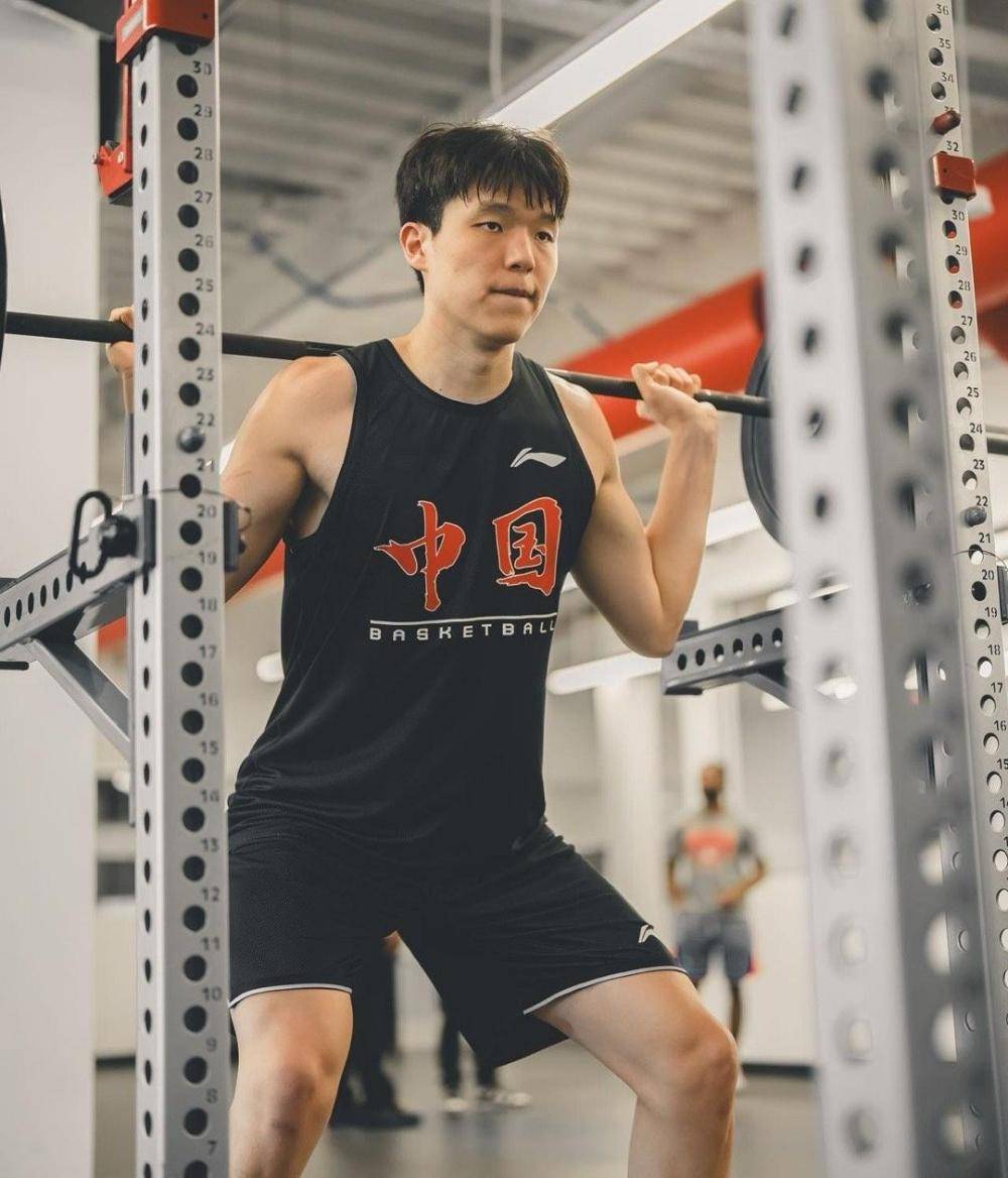 包含国际比赛日体能课后；金州勇士主帅复盘备战全明星赛；管理层满意；球探报告显示潜力的词条