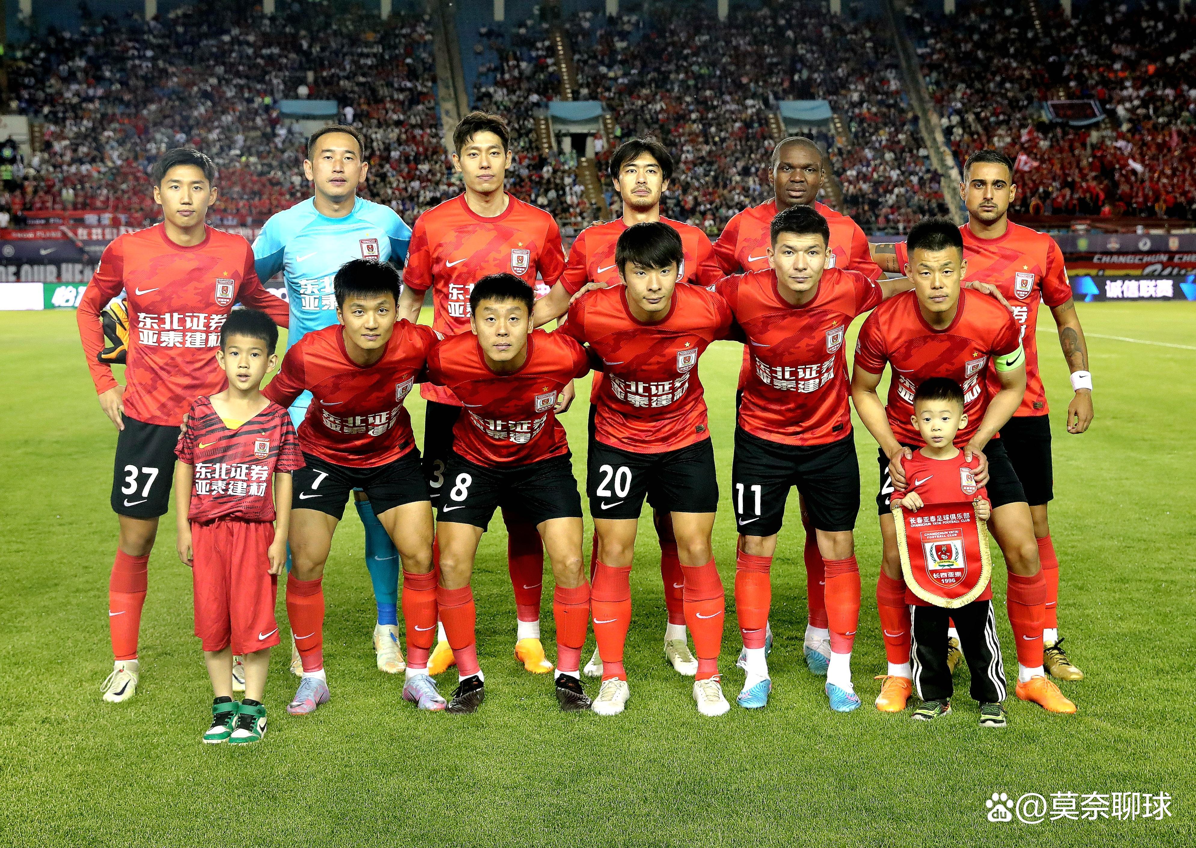 包含广州队发布备战花絮；今晨防线松动；足总杯任务艰巨；赛季目标并未改变的词条